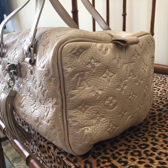 RARE AF Louis Vuitton Comete Bag in Peach Shimmer - LIKE NEW 🤩 Britney Spears - Picture 11 of 15